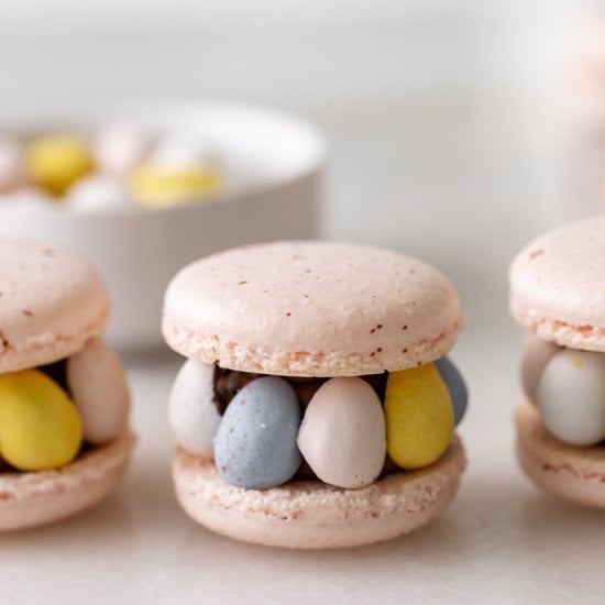 Cadbury Mini Egg Macarons