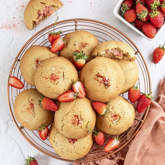 Strawberry Cheesecake Cookies