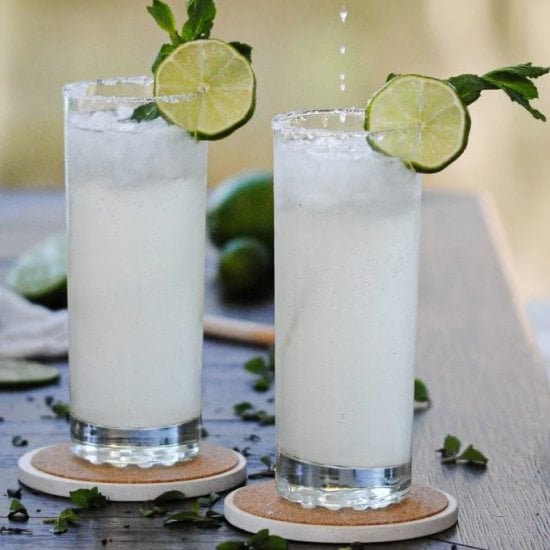 Ginger Beer & White Rum Mojito