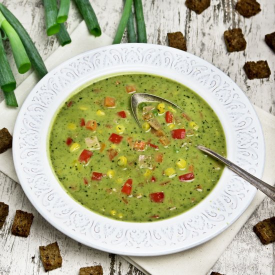 Creamy green pea soup