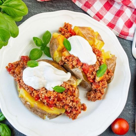 Roasted Potatoes with Hearty Meat Sauce