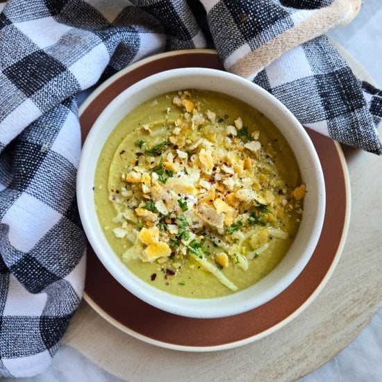 Creamy Broccoli White Bean Soup