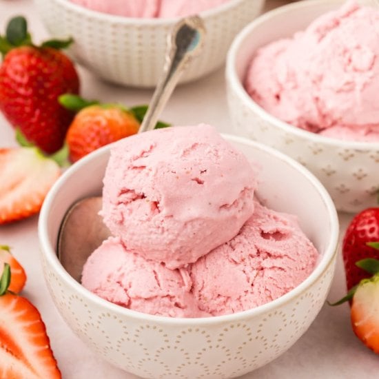 Strawberry Frozen Yogurt