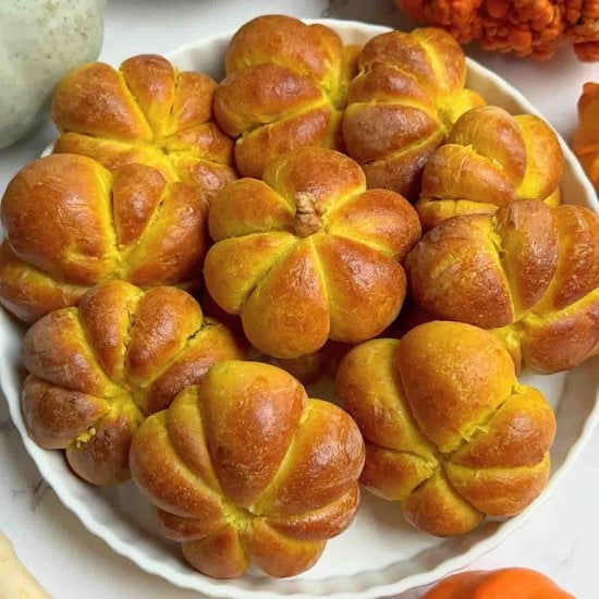 Pumpkin-Shaped Bread Rolls Fun Bake