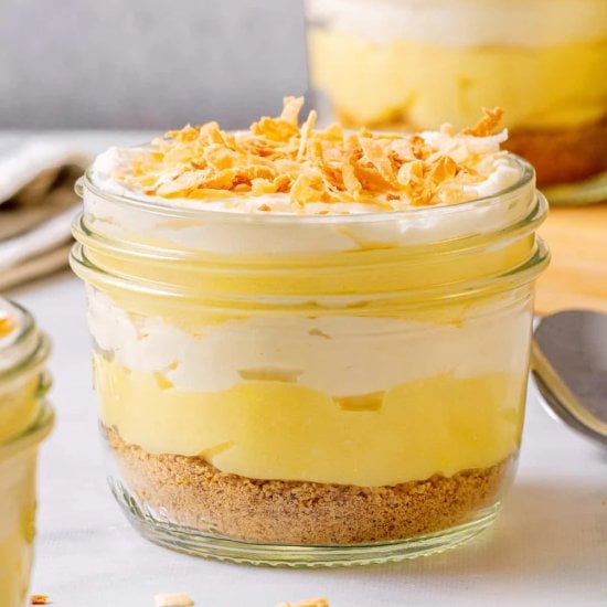Easy Coconut Cream Pie Parfaits