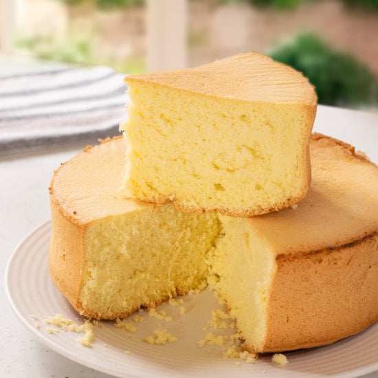 Easy 3-Ingredient Sponge Cake