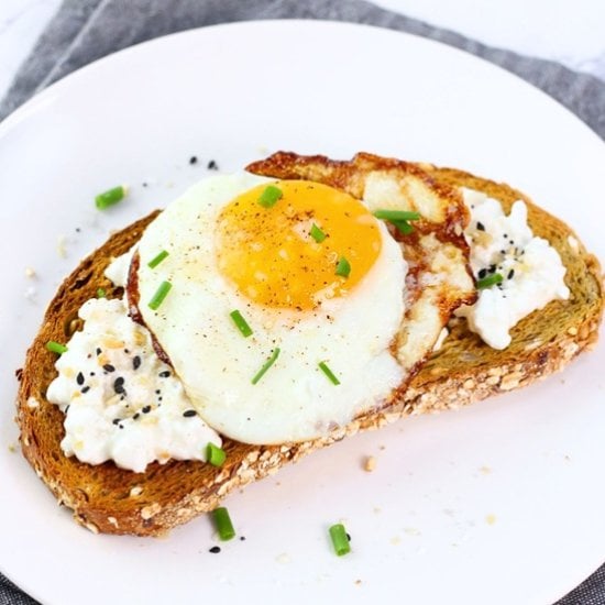 cottage cheese toast with egg
