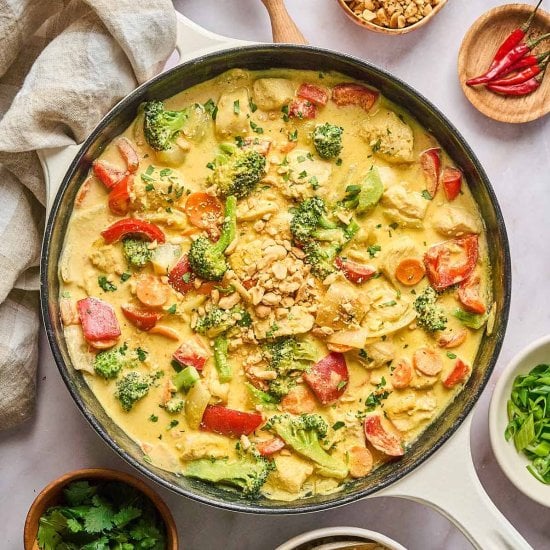Yellow Curry Chicken with Vegetable