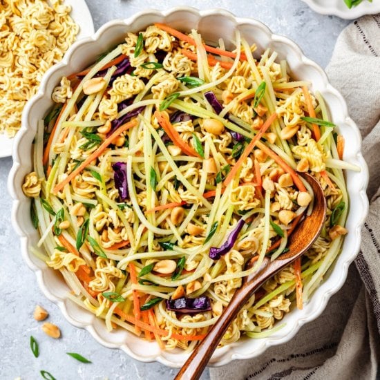 Crunchy Asian coleslaw with ramen