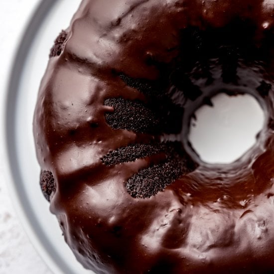 Easy Chocolate Bundt Cake