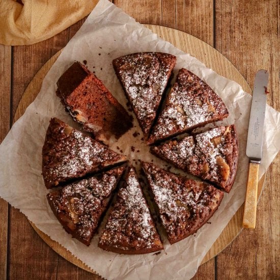 Pear and chocolate crumble cake