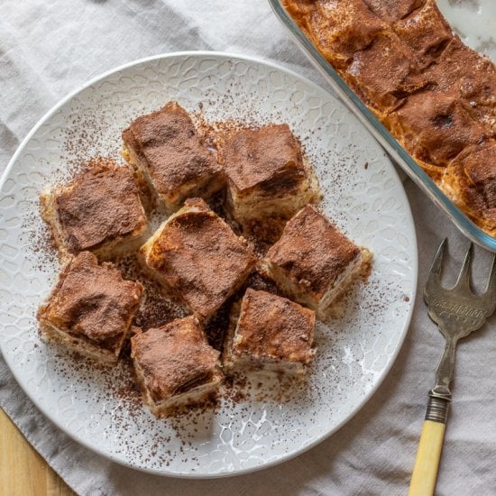Cold Baklava with Milk