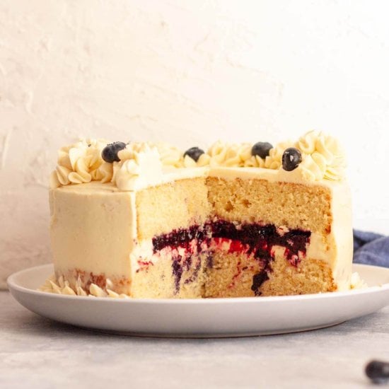 Vanilla Cake with Blueberry Filling