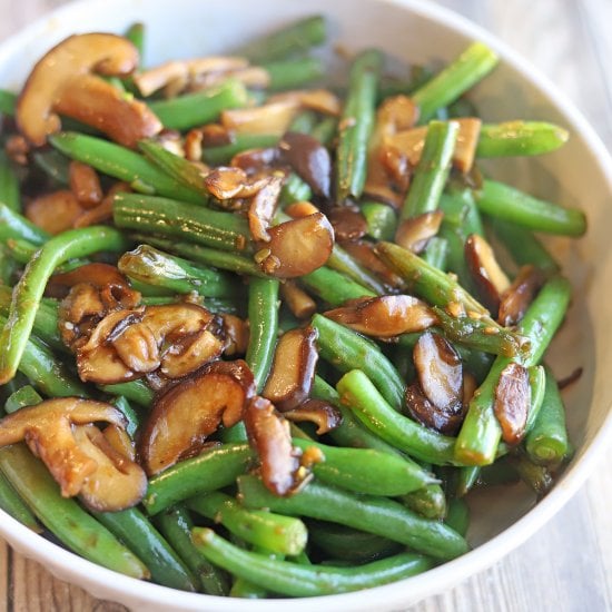Stir-fried green beans & mushrooms