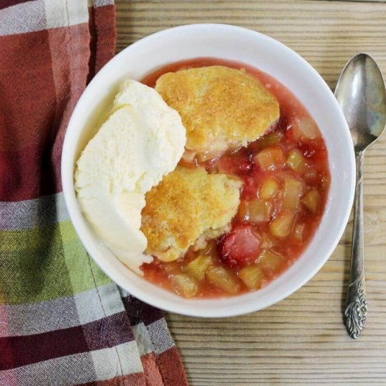 Rhubarb strawberry cobbler