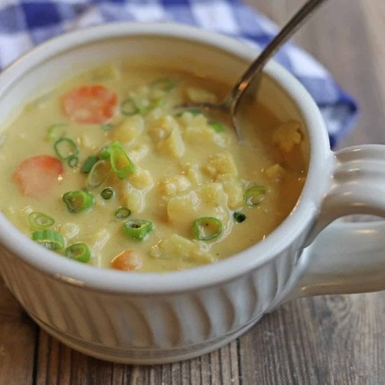 Vegan cauliflower cheese soup