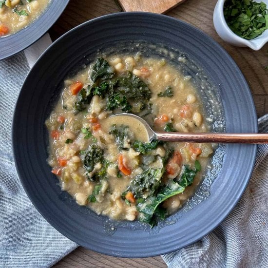Winter White Bean & Kale Soup