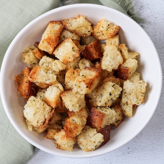 Buttery Air Fryer Croutons