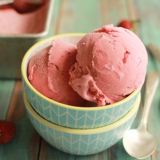 No-Churn Vegan Strawberry Ice Cream