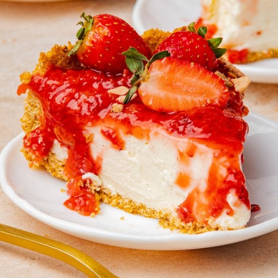 No Bake Strawberry Cheesecake