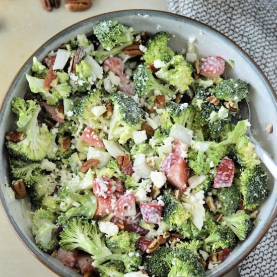 Low-Carb Strawberry Broccoli Salad