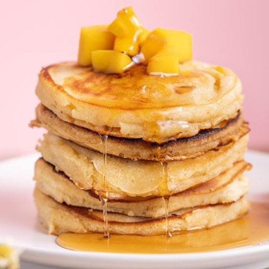 20-Minute Fluffy Mango Pancakes