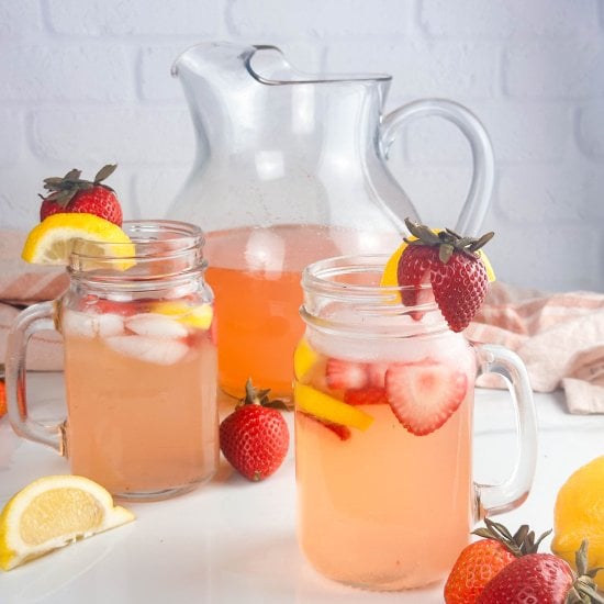 Homemade Strawberry Lemonade Recipe
