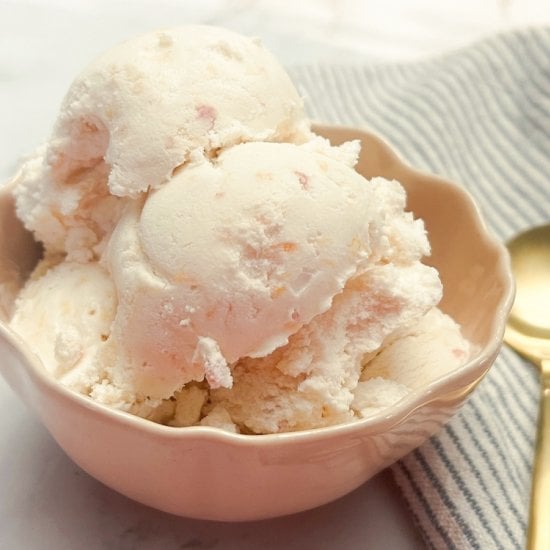Homemade Peach Ice Cream