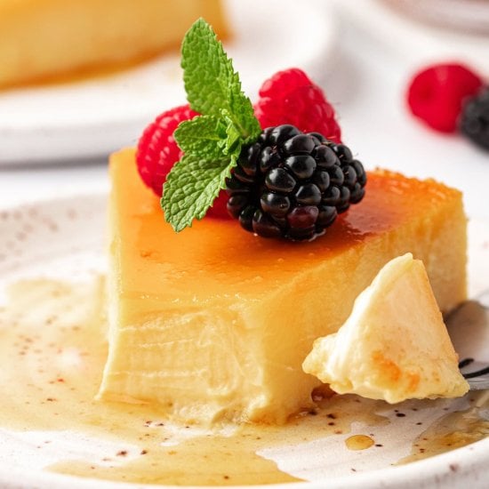 Creamy Flan Dessert (Flan de Queso)