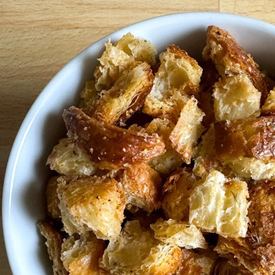 Easy Croissant Croutons