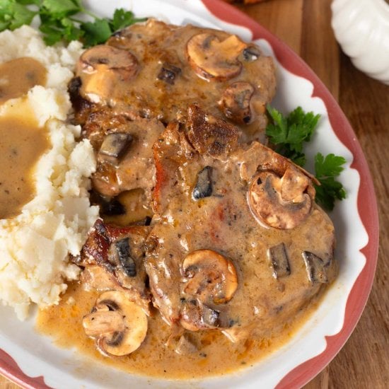 Pork Chops with Mushroom Gravy