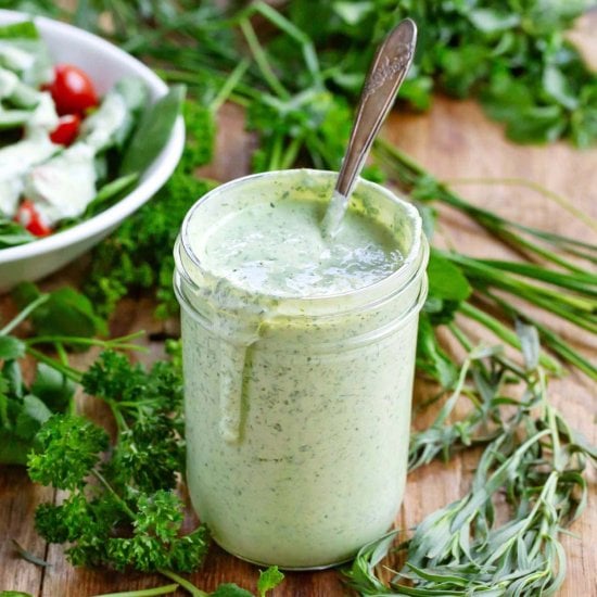 Creamy Herb Yogurt Dressing