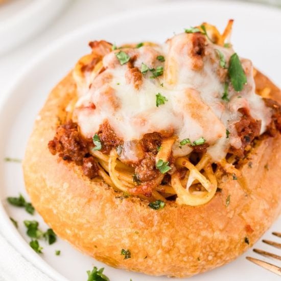 Spaghetti Garlic Bread Bowls