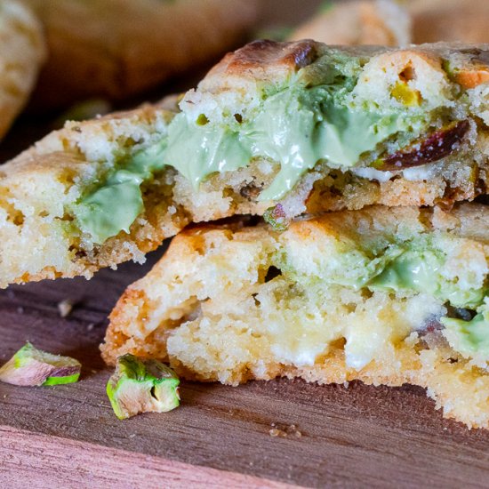 Pistachio Cream Stuffed Cookies