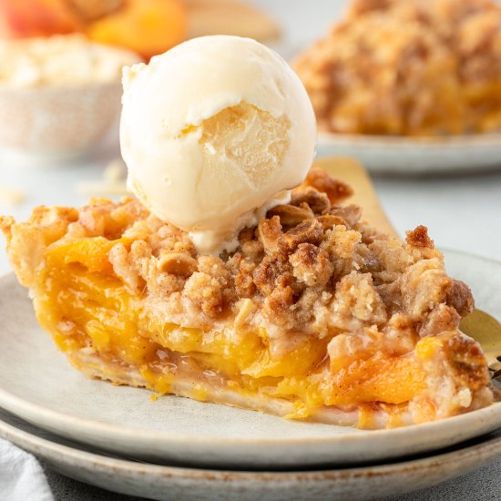 Peach Crumble Pie