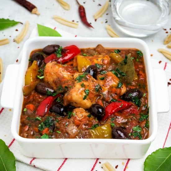 Pasta with Chicken in Tomato Sauce