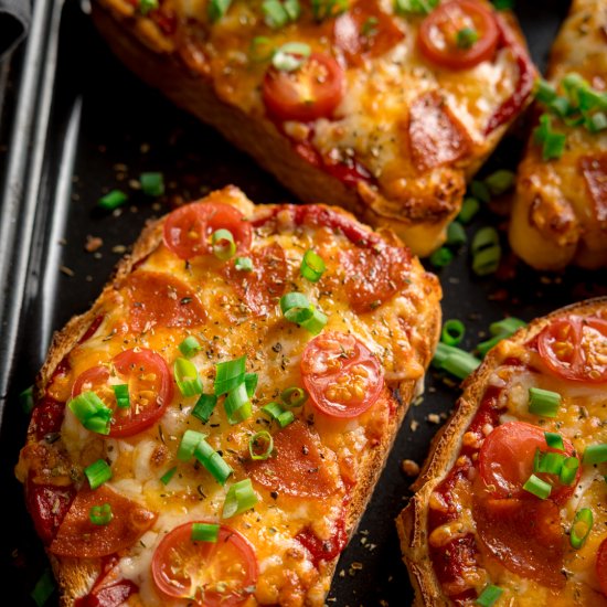 Easy Pizza Toasts