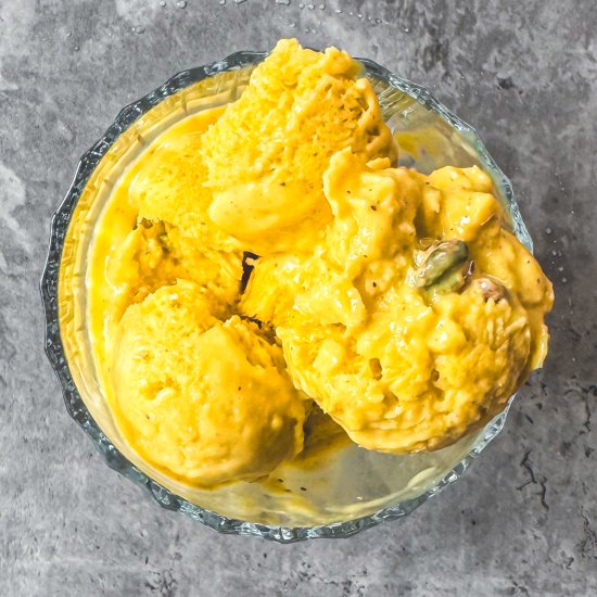 Pistachios and Mango Ice Cream