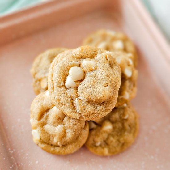Chewy Macadamia Nut Cookies
