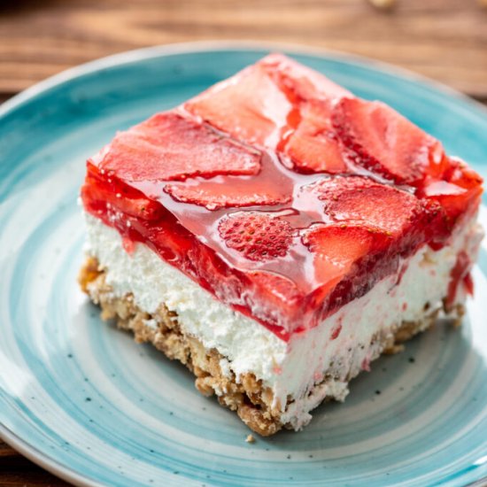 Strawberry Pretzel Salad