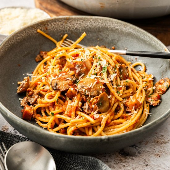 Spicy Mushroom and Tomato Pasta