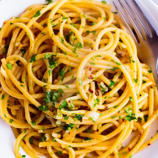Bucatini Aglio e Olio