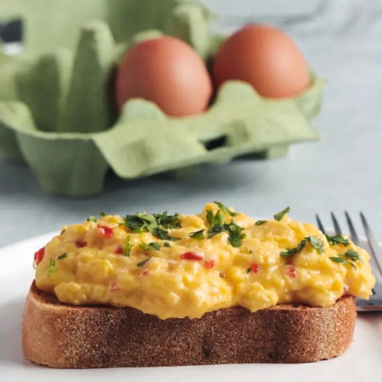 Easy Chilli Scrambled Eggs
