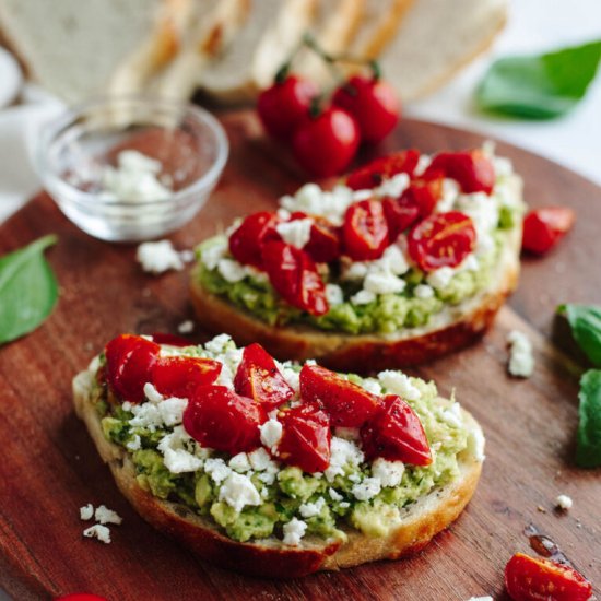 Avocado Toast with Tomatoes