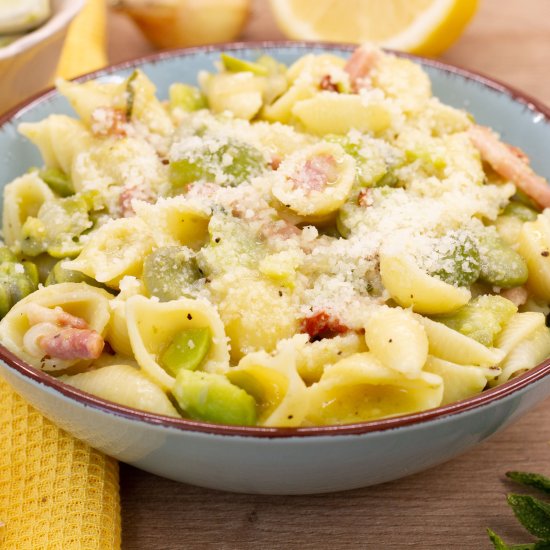 Pasta with Broad Beans and Bacon