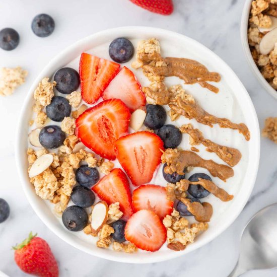 Vanilla Berry Breakfast Bowl