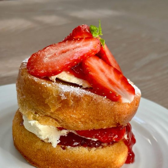 Air Fryer Victoria Sponge