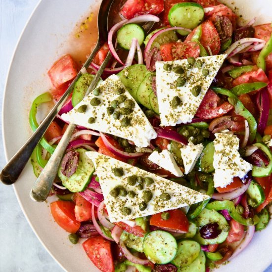Classic Greek Salad (Horiatiki)