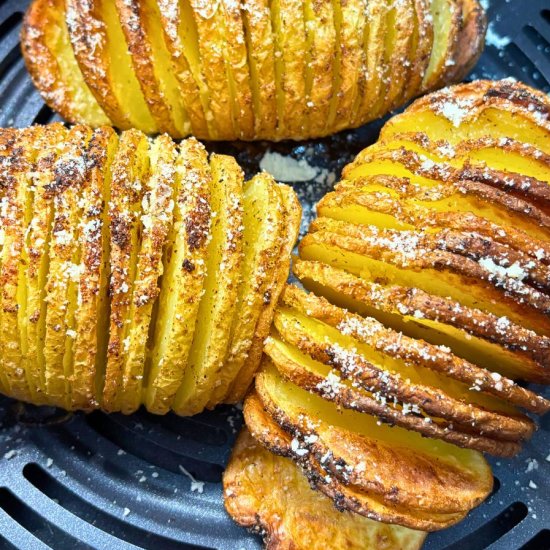 Quick & Easy Air Fryer Parmesan Hasselback Potatoes