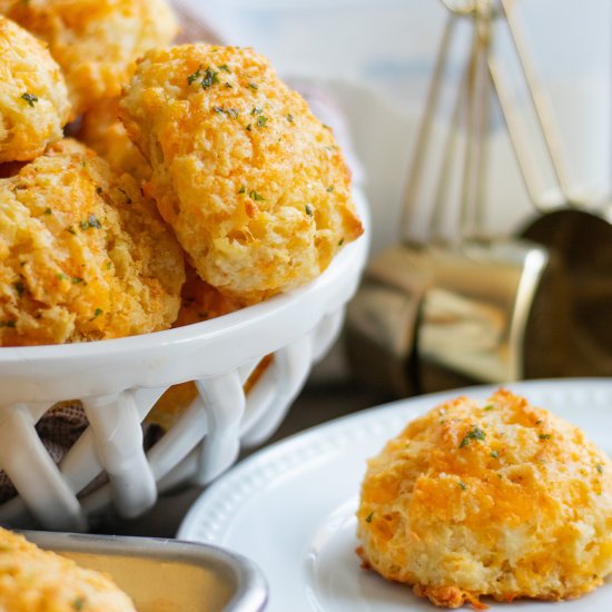 Fluffy Buttermilk Cheddar Biscuits